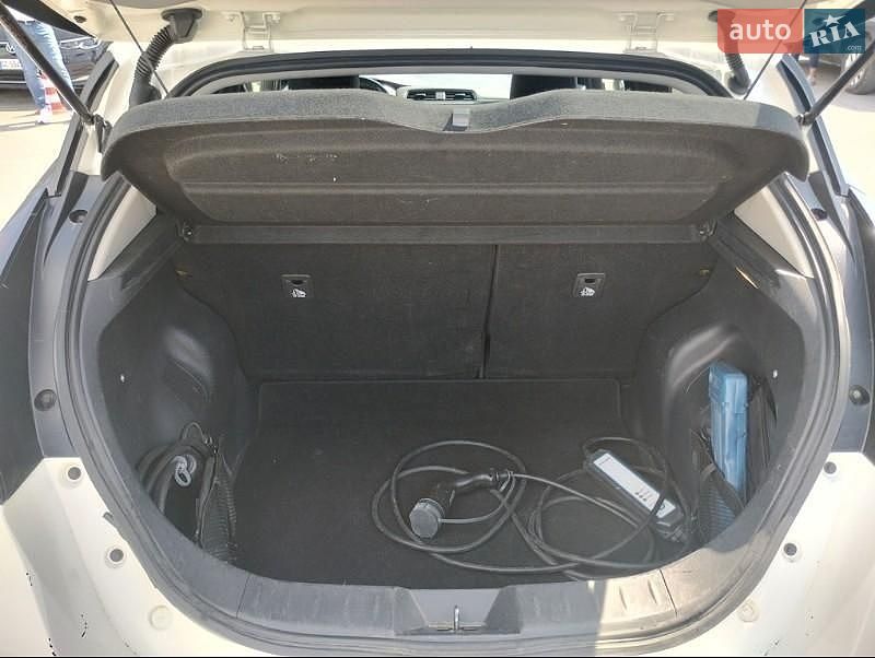 Nissan Leaf 2018 VIN SJNFAAZE1U0042255 фото оголошення 4 з 13