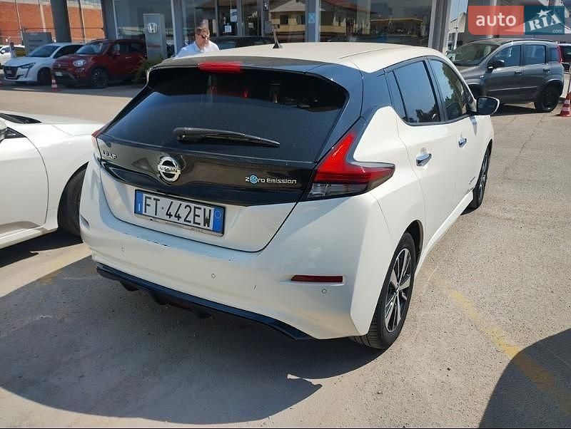 Nissan Leaf 2018 VIN SJNFAAZE1U0042255 фото оголошення 3 з 13