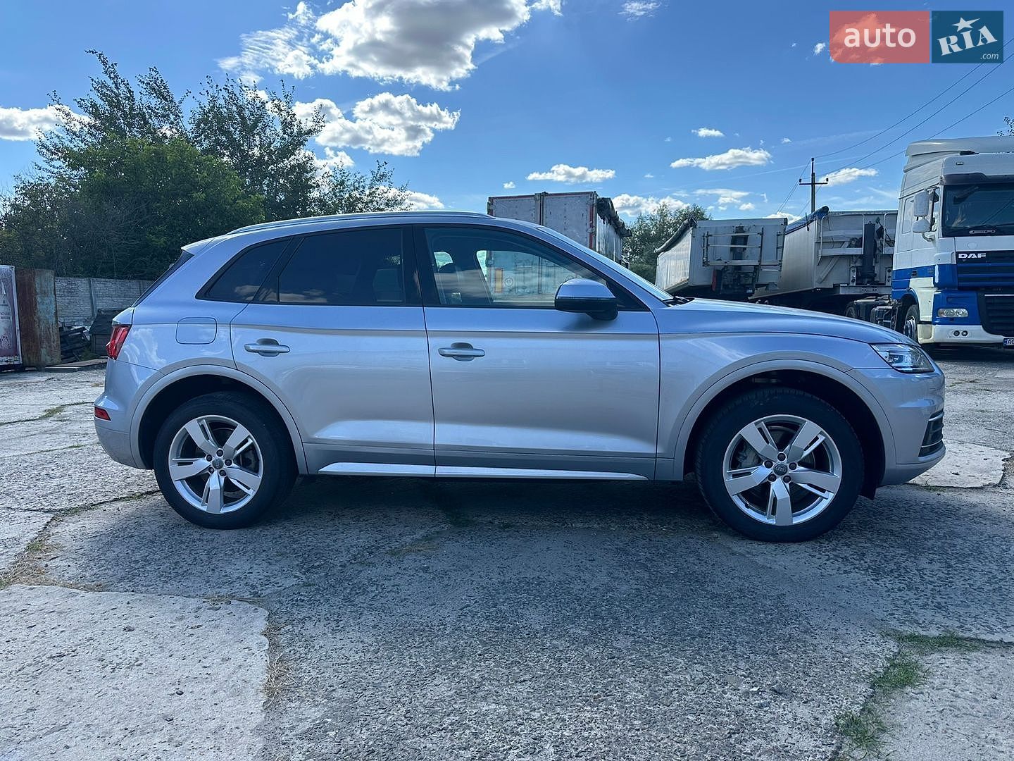 Audi Q5 2018 VIN WA1ANAFY5J2198101 фото оголошення 2 з 99