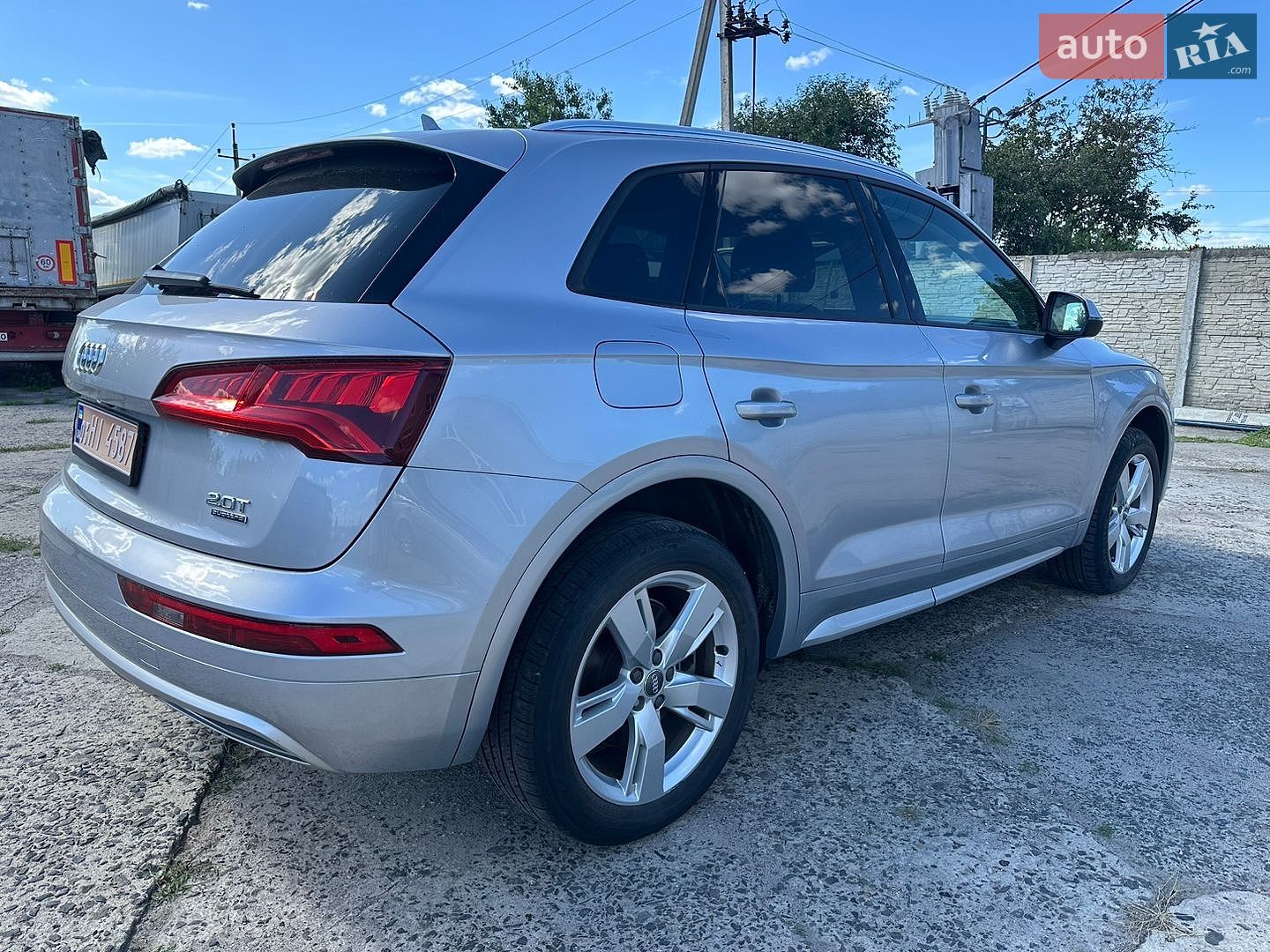 Audi Q5 2018 VIN WA1ANAFY5J2198101 фото оголошення 5 з 99