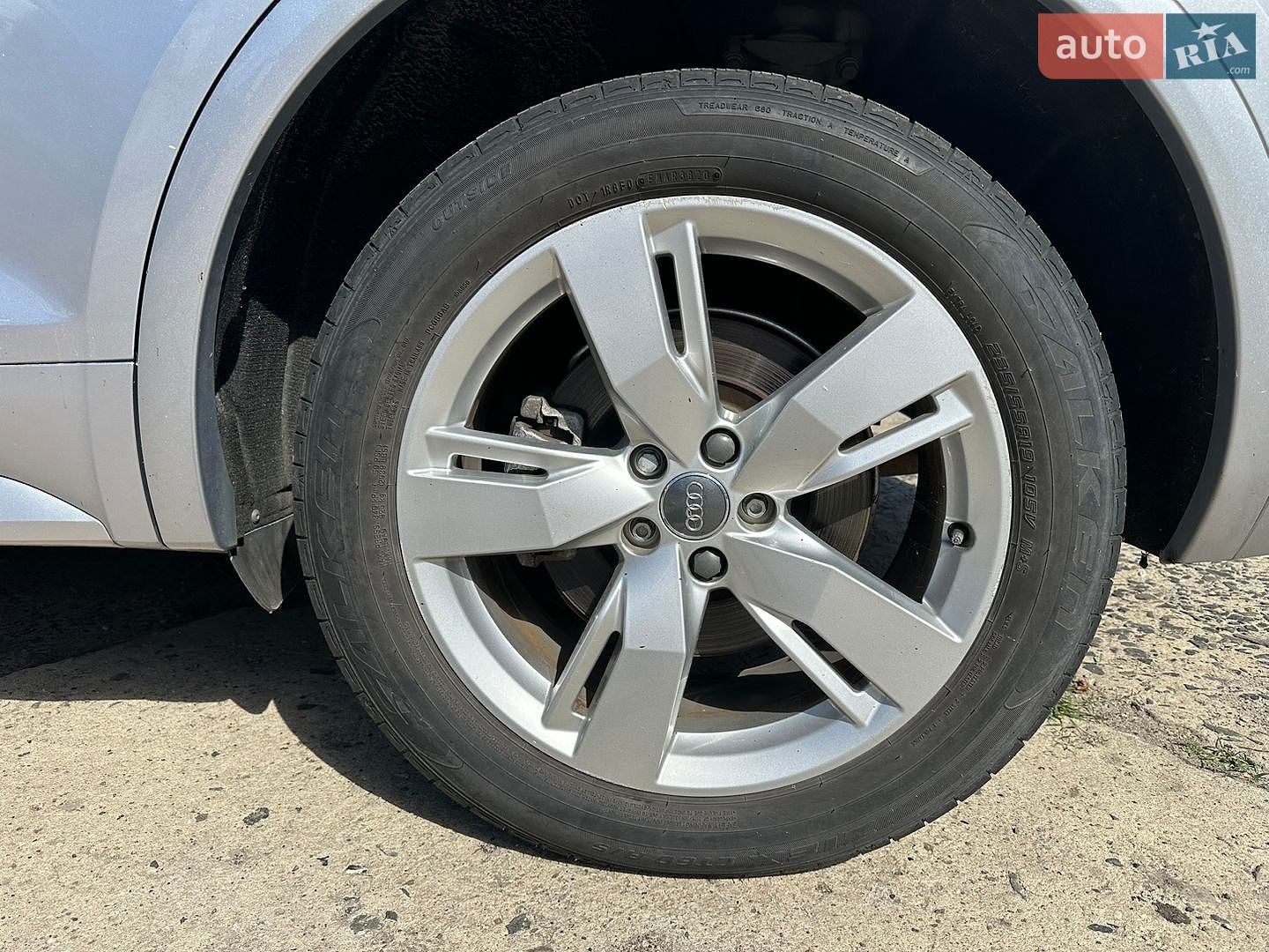 Audi Q5 2018 VIN WA1ANAFY5J2198101 фото оголошення 16 з 99