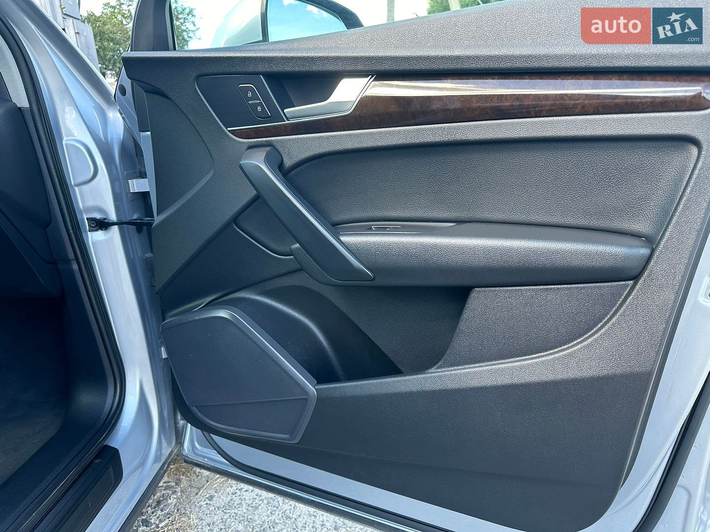 Audi Q5 2018 VIN WA1ANAFY5J2198101 фото оголошення 28 з 99