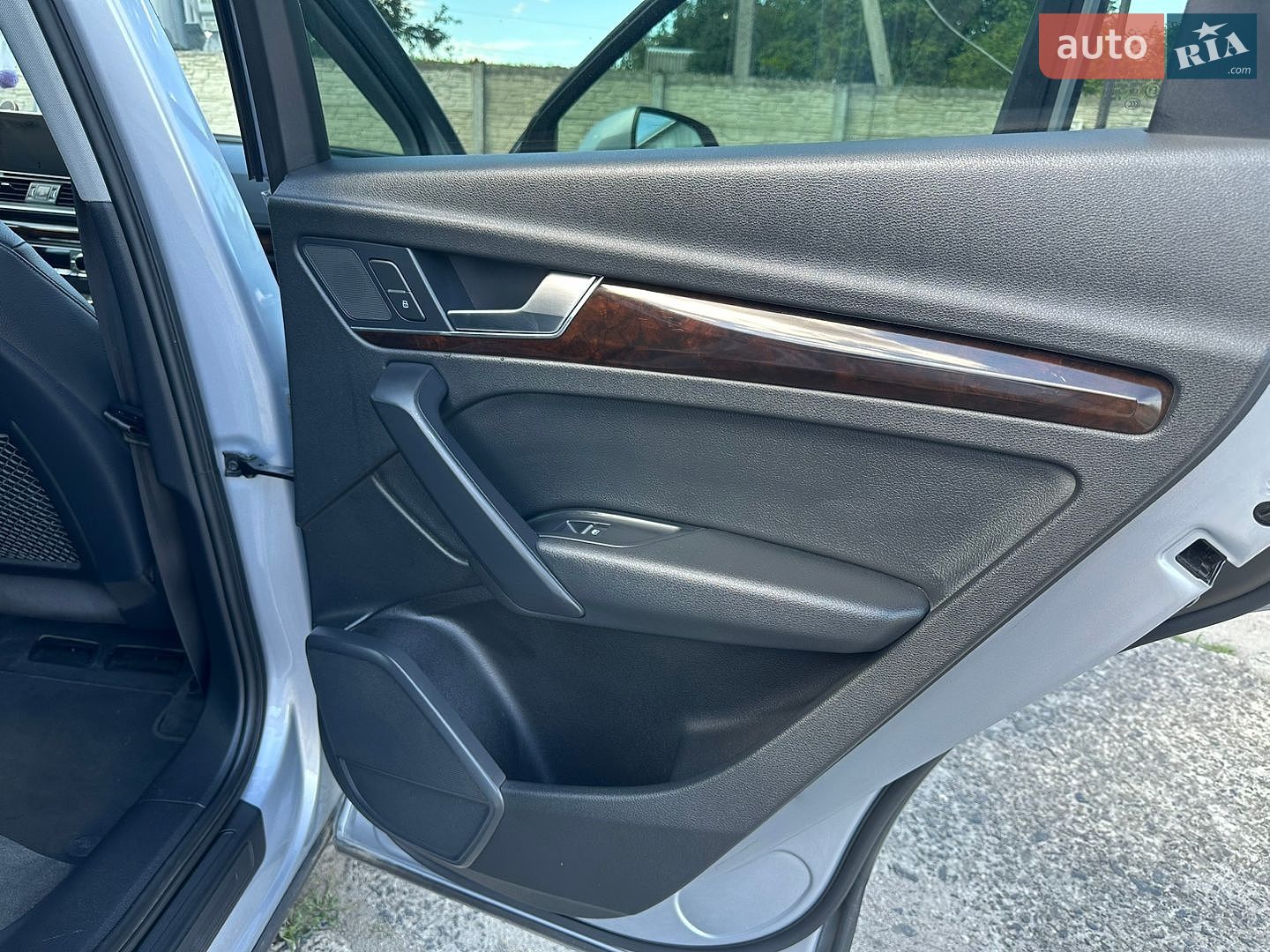 Audi Q5 2018 VIN WA1ANAFY5J2198101 фото оголошення 32 з 99