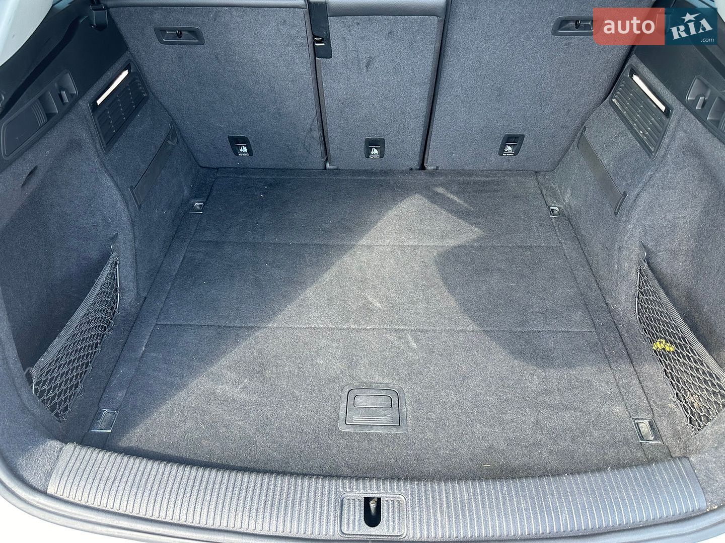 Audi Q5 2018 VIN WA1ANAFY5J2198101 фото оголошення 33 з 99