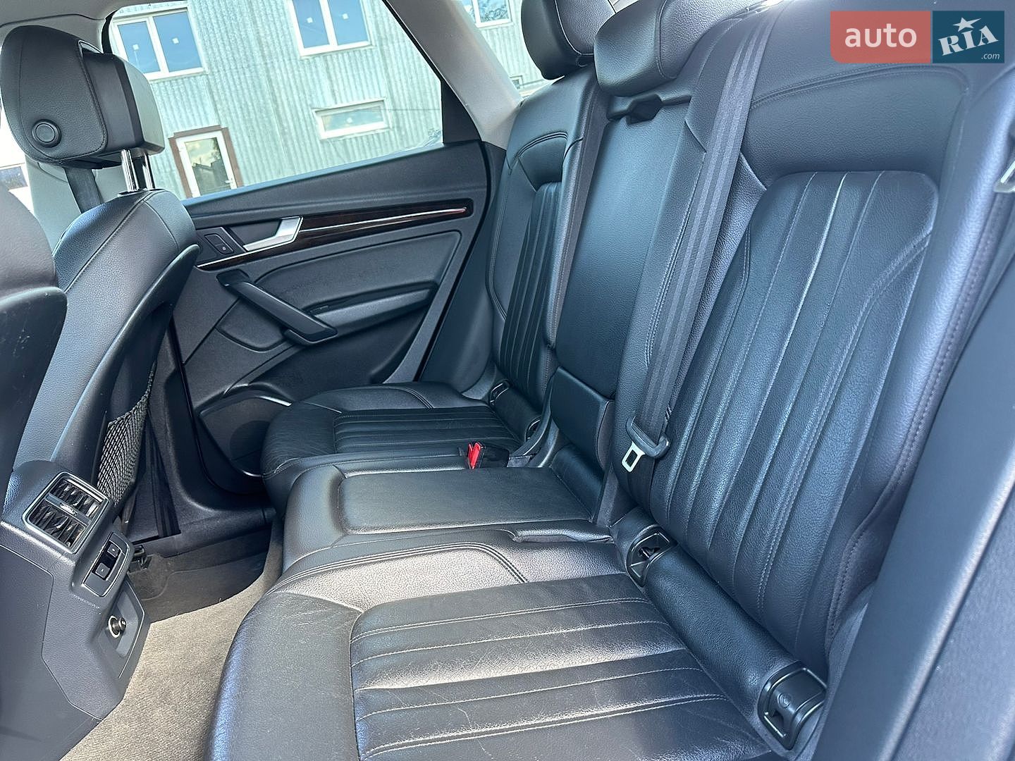 Audi Q5 2018 VIN WA1ANAFY5J2198101 фото оголошення 34 з 99