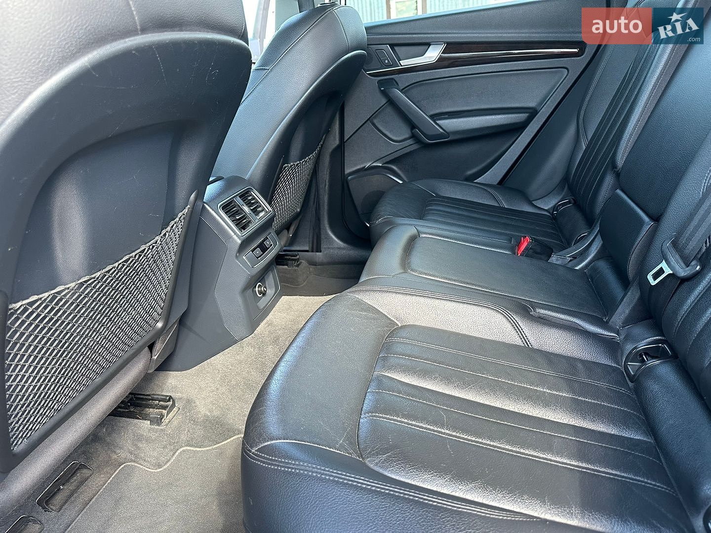 Audi Q5 2018 VIN WA1ANAFY5J2198101 фото оголошення 36 з 99