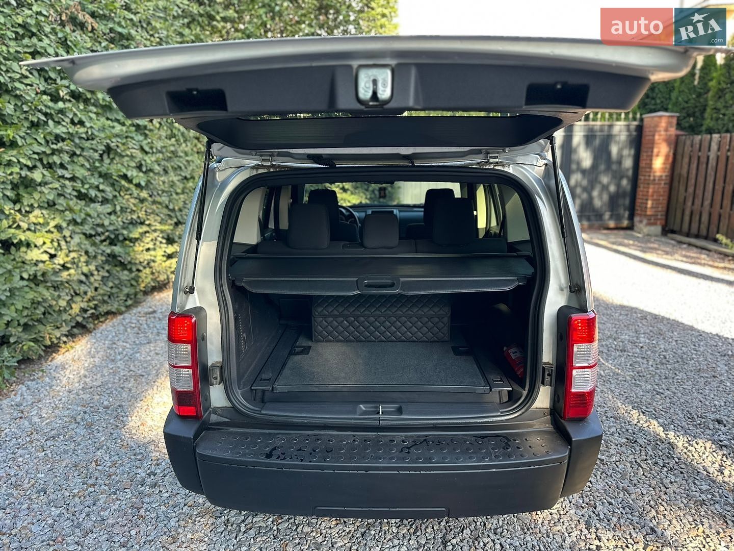 Dodge Nitro 2007 VIN 1D8GUB8K37W740283 фото оголошення 25 з 35