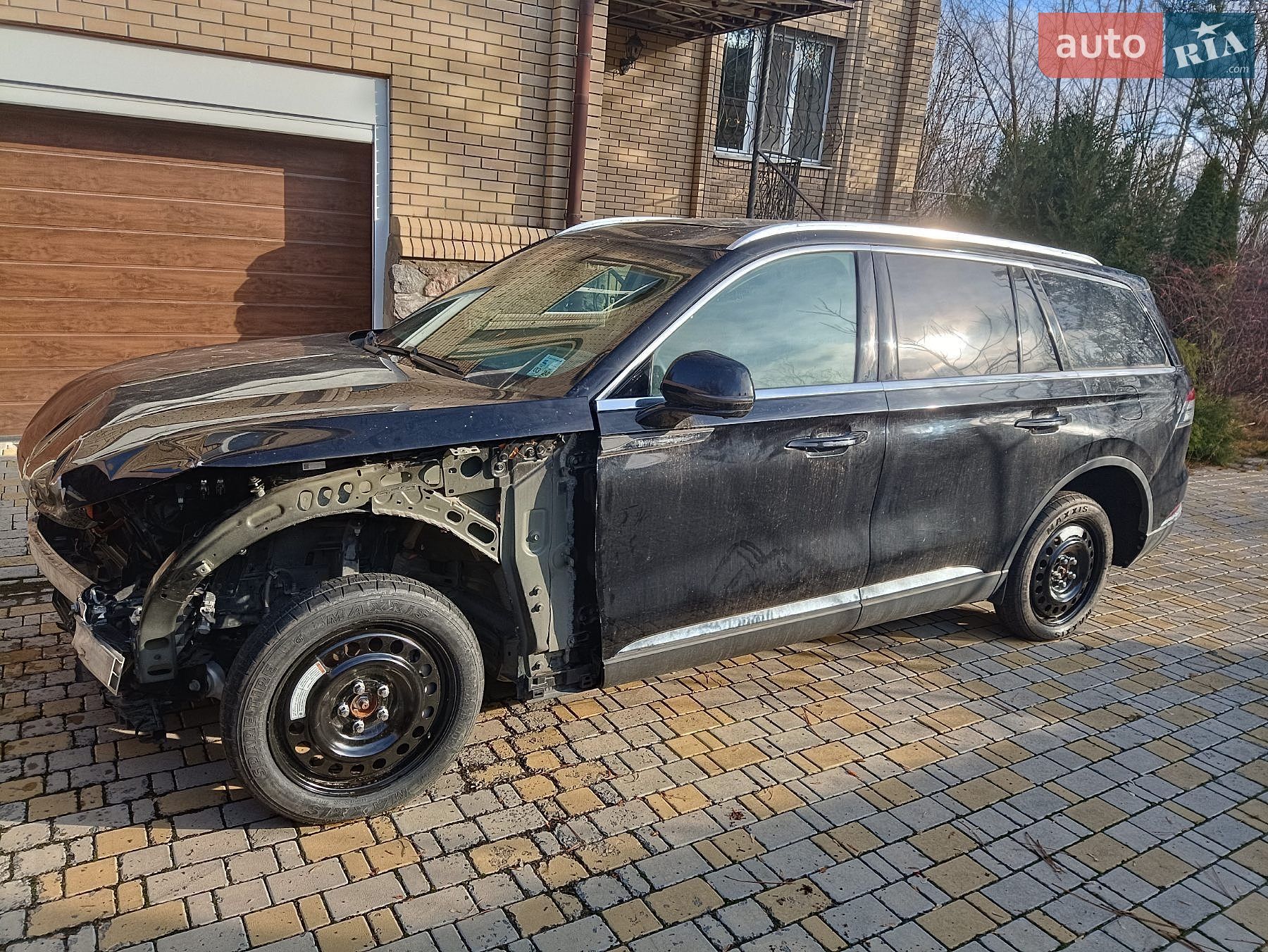 Lincoln Aviator 2019 VIN 5LM5J7XC4LGL15853 фото оголошення 2 з 15