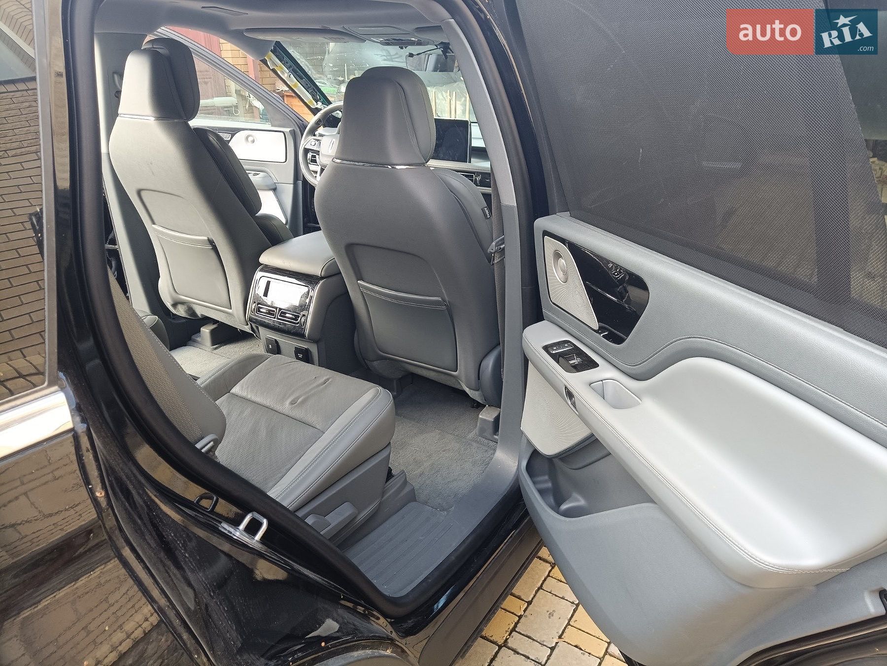 Lincoln Aviator 2019 VIN 5LM5J7XC4LGL15853 фото оголошення 12 з 15