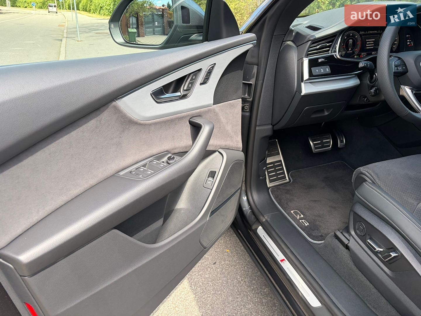 Audi Q8 2025 VIN WAUZZZF16TD014710 фото оголошення 28 з 51