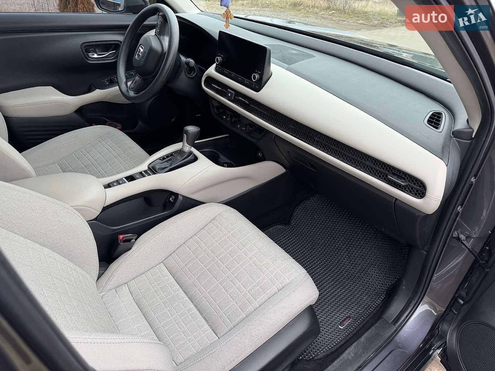 Honda HR-V 2023 VIN 3CZRZ2H33PM734690 фото оголошення 4 з 11