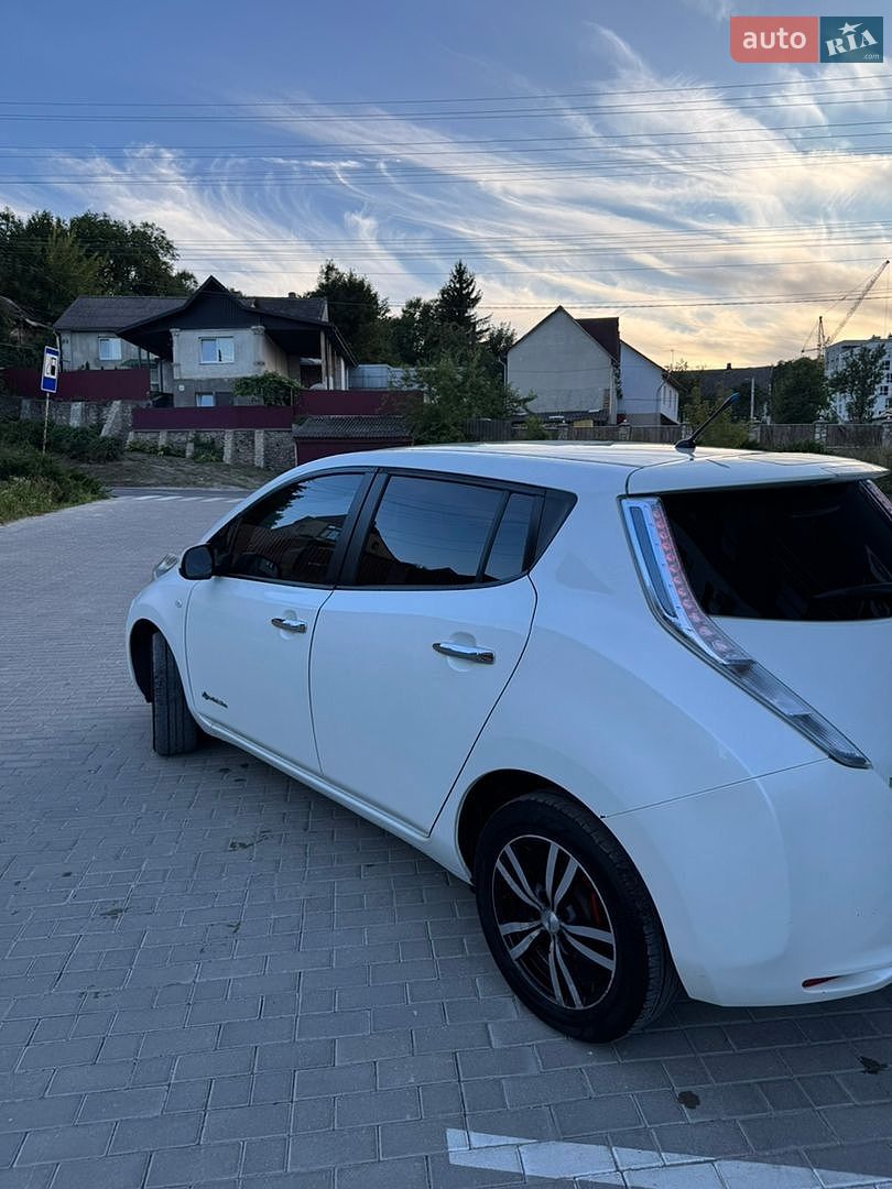 Nissan Leaf 2013 VIN SJNFAAZE0U6005320 фото оголошення 4 з 14