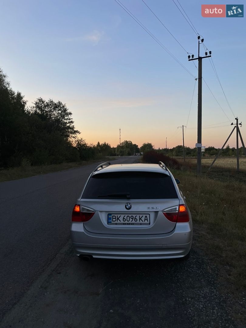 BMW 3 Series 2005 VIN WBAVR71050KS92183 фото оголошення 2 з 8