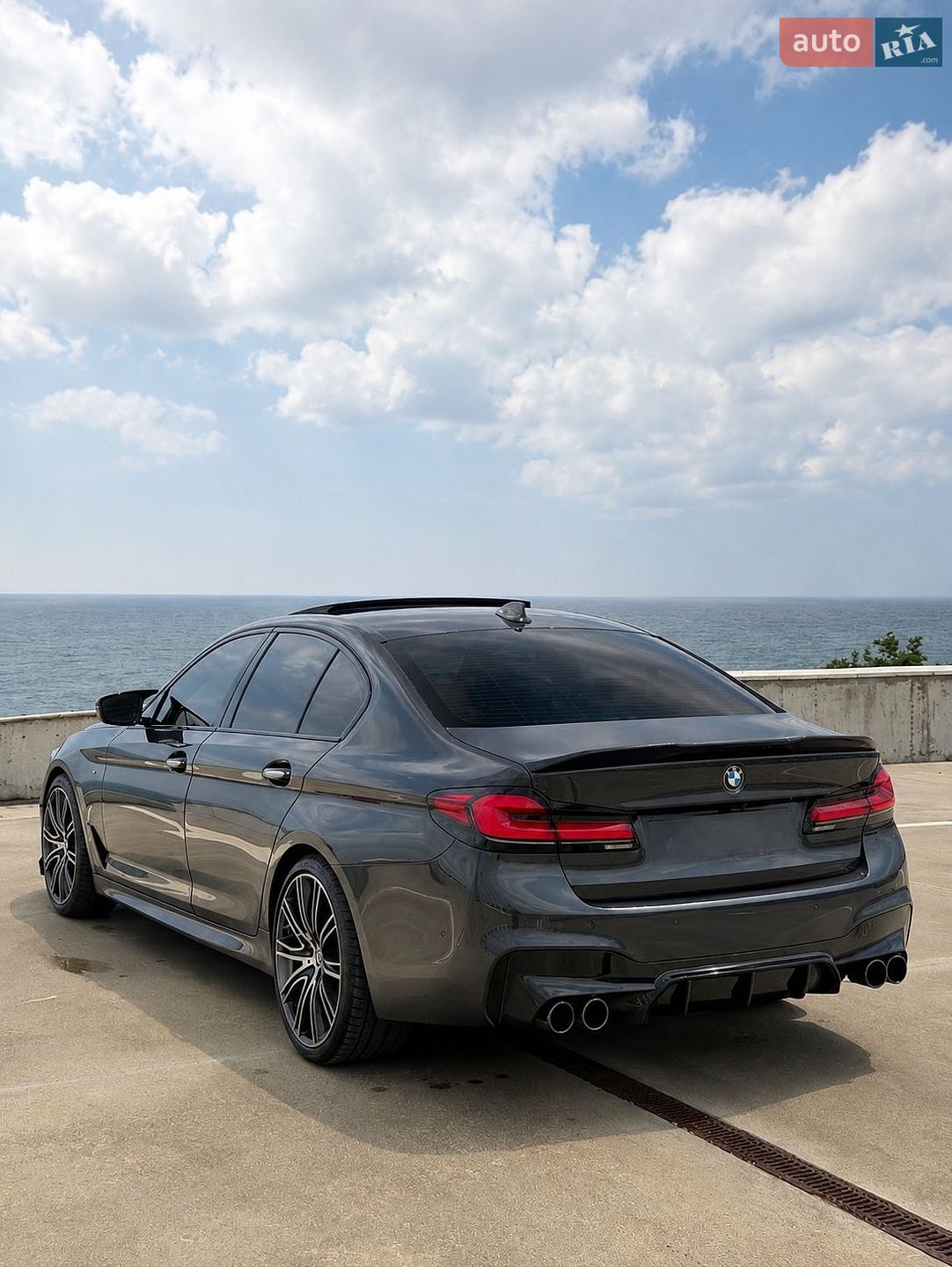 BMW 5 Series 2017 VIN WBAJE5C59JG918202 фото оголошення 4 з 17