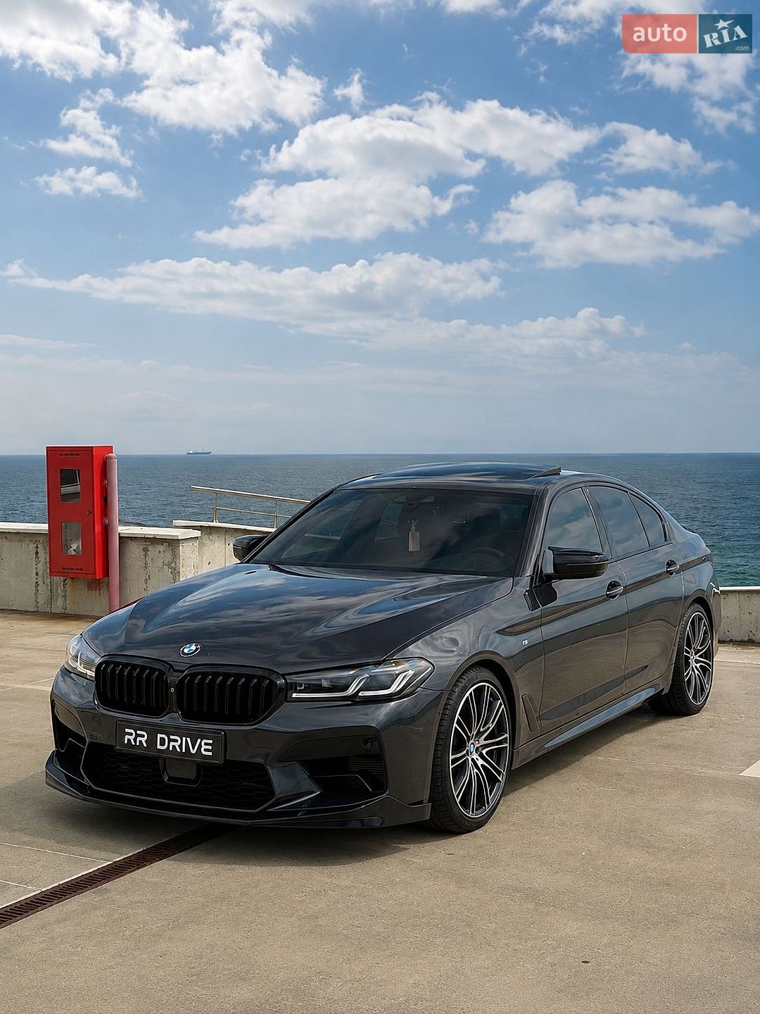 BMW 5 Series 2017 VIN WBAJE5C59JG918202 фото оголошення 3 з 17