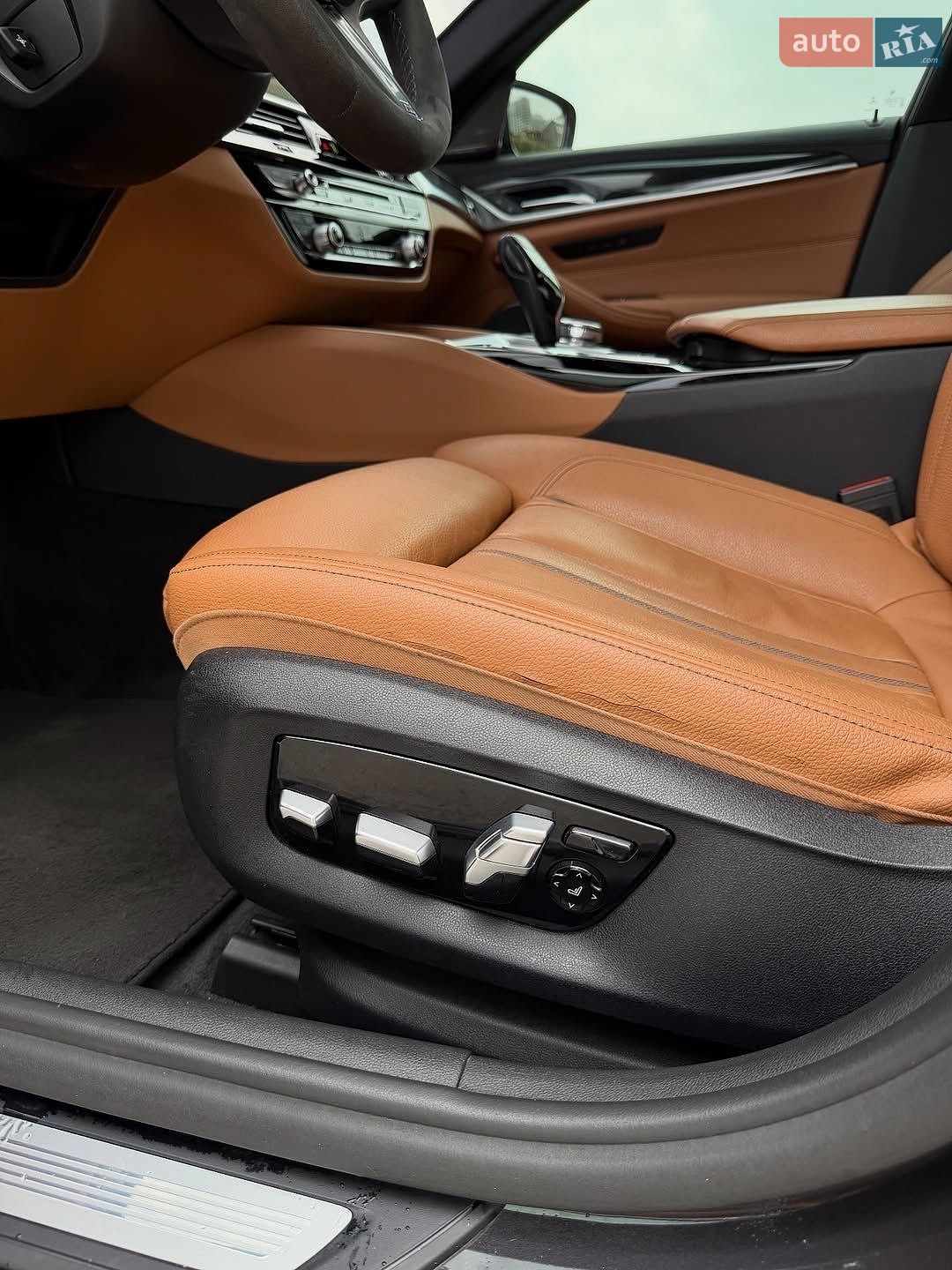 BMW 5 Series 2017 VIN WBAJE5C59JG918202 фото оголошення 8 з 17