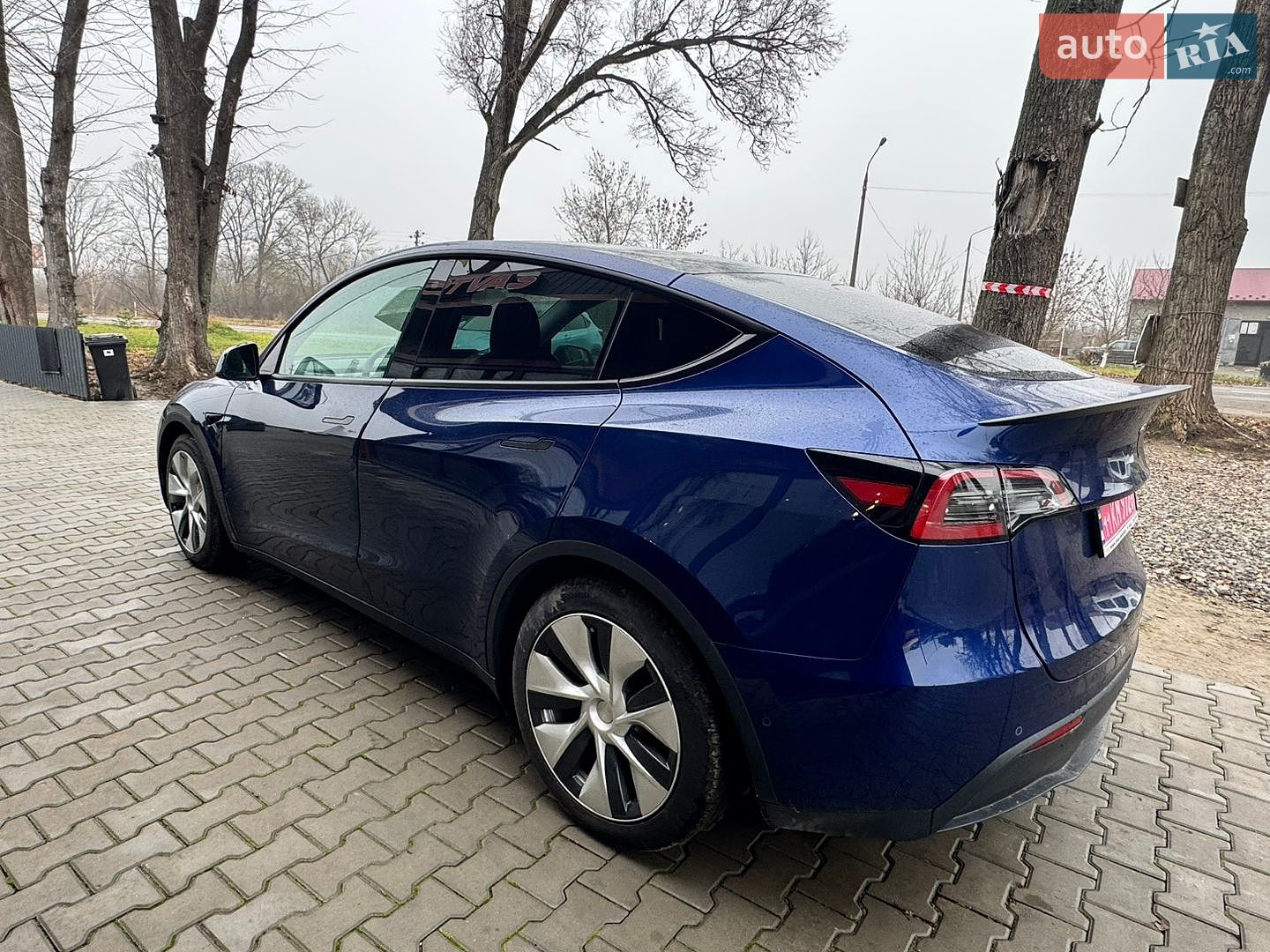 Tesla Model Y 2022 VIN 7SAYGDEF6PF635354 фото оголошення 8 з 18