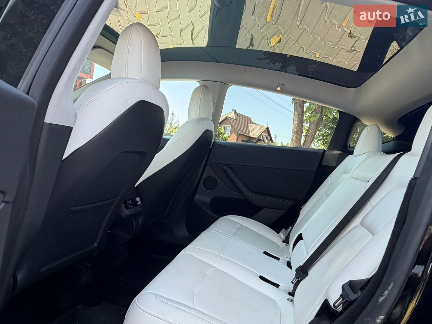 Tesla Model Y 2022 VIN 7SAYGDEF6PF635354 фото оголошення 18 з 18