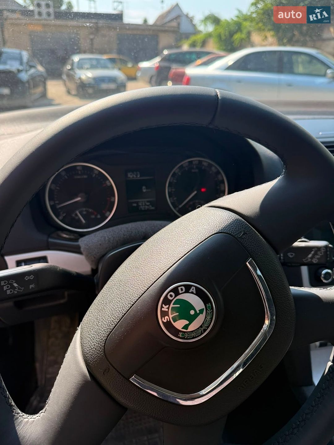 Skoda Octavia 2011 VIN TMBCA41Z1CB152120 фото оголошення 2 з 9