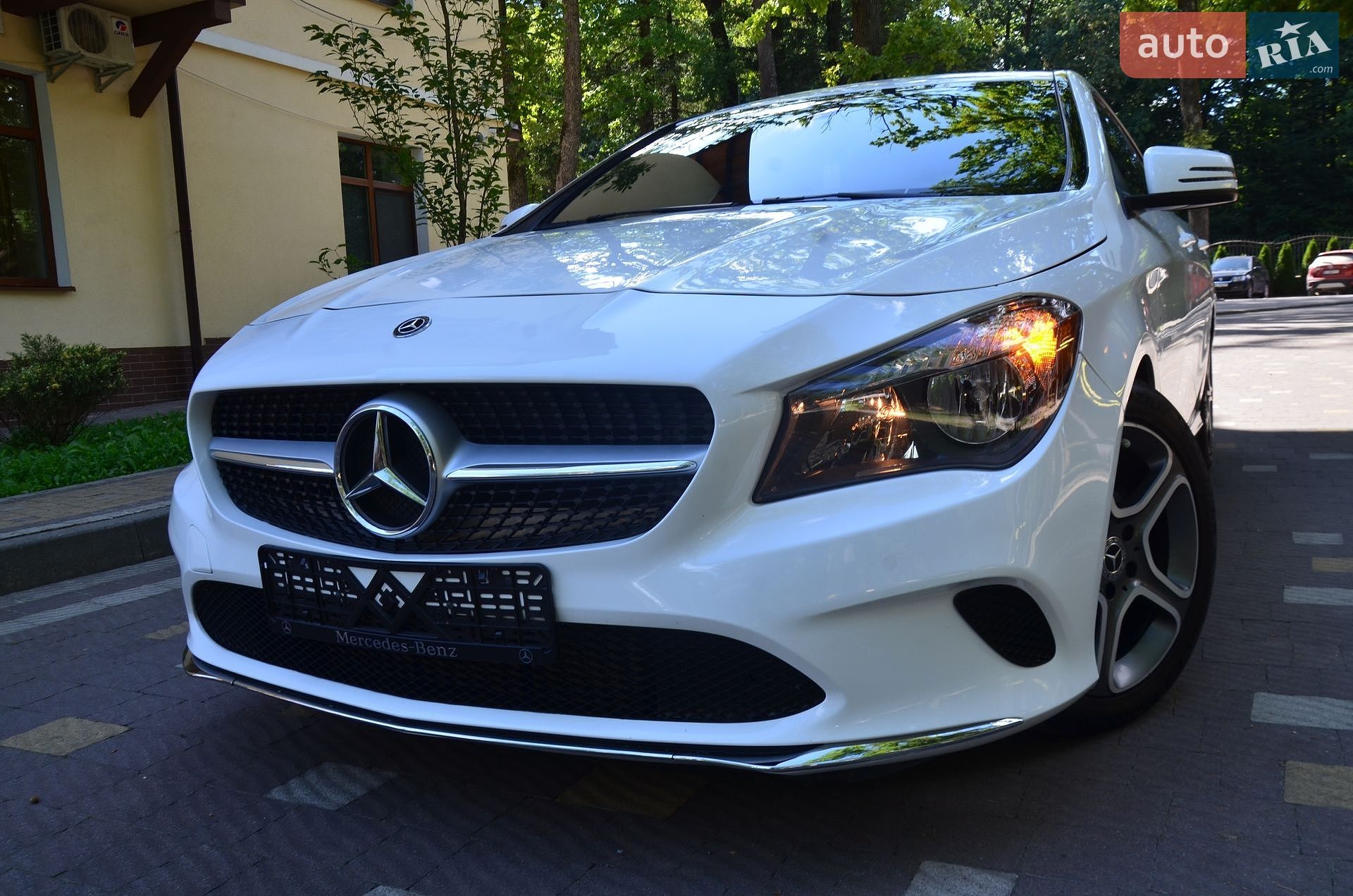 Mercedes-Benz CLA-Class 2018 VIN WDDSJ4EB6KN720762 фото оголошення 2 з 70