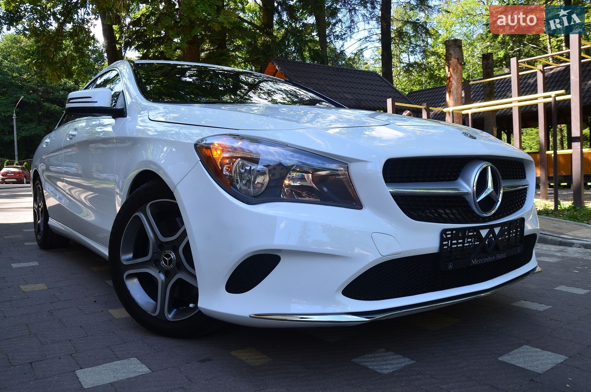 Mercedes-Benz CLA-Class 2018 VIN WDDSJ4EB6KN720762 фото оголошення 18 з 70