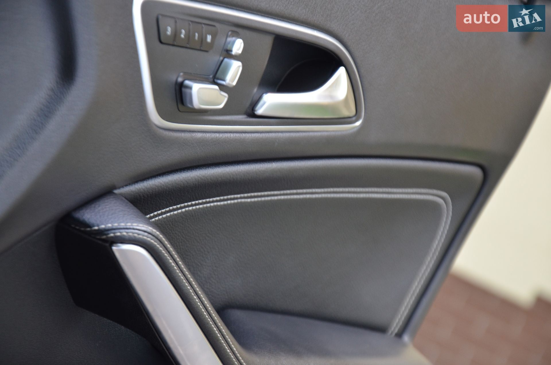 Mercedes-Benz CLA-Class 2018 VIN WDDSJ4EB6KN720762 фото оголошення 43 з 70