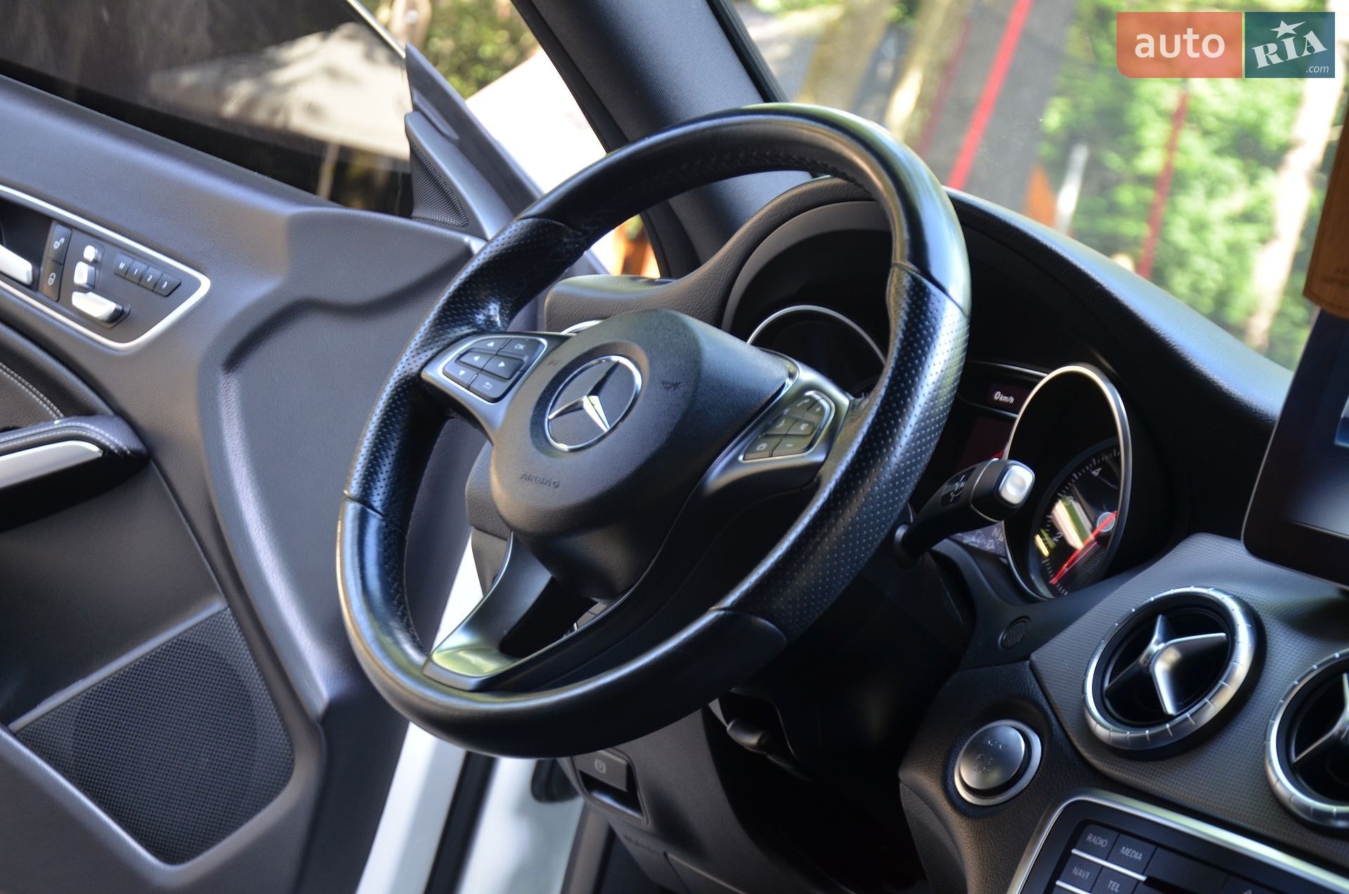 Mercedes-Benz CLA-Class 2018 VIN WDDSJ4EB6KN720762 фото оголошення 56 з 70