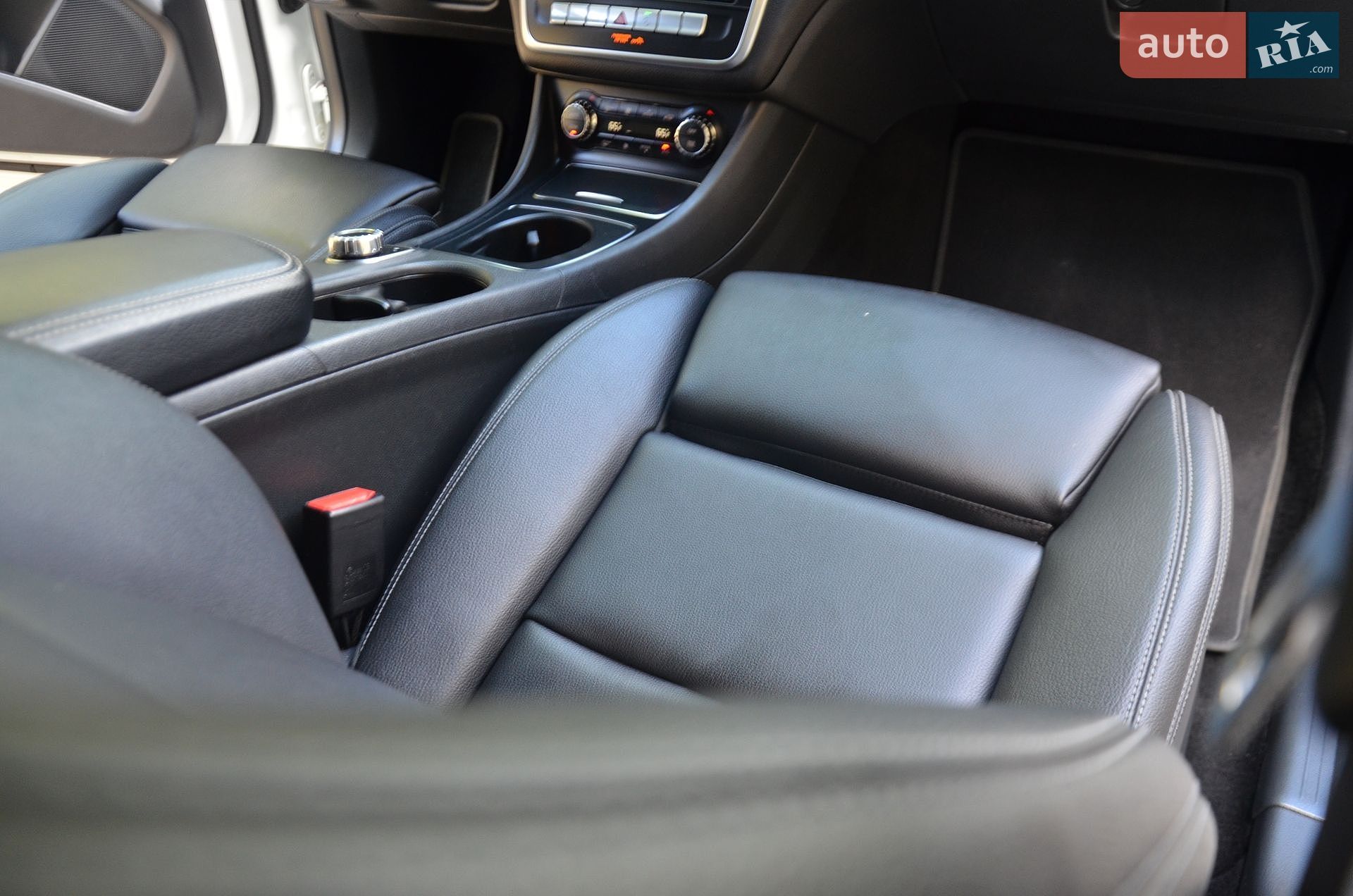 Mercedes-Benz CLA-Class 2018 VIN WDDSJ4EB6KN720762 фото оголошення 60 з 70