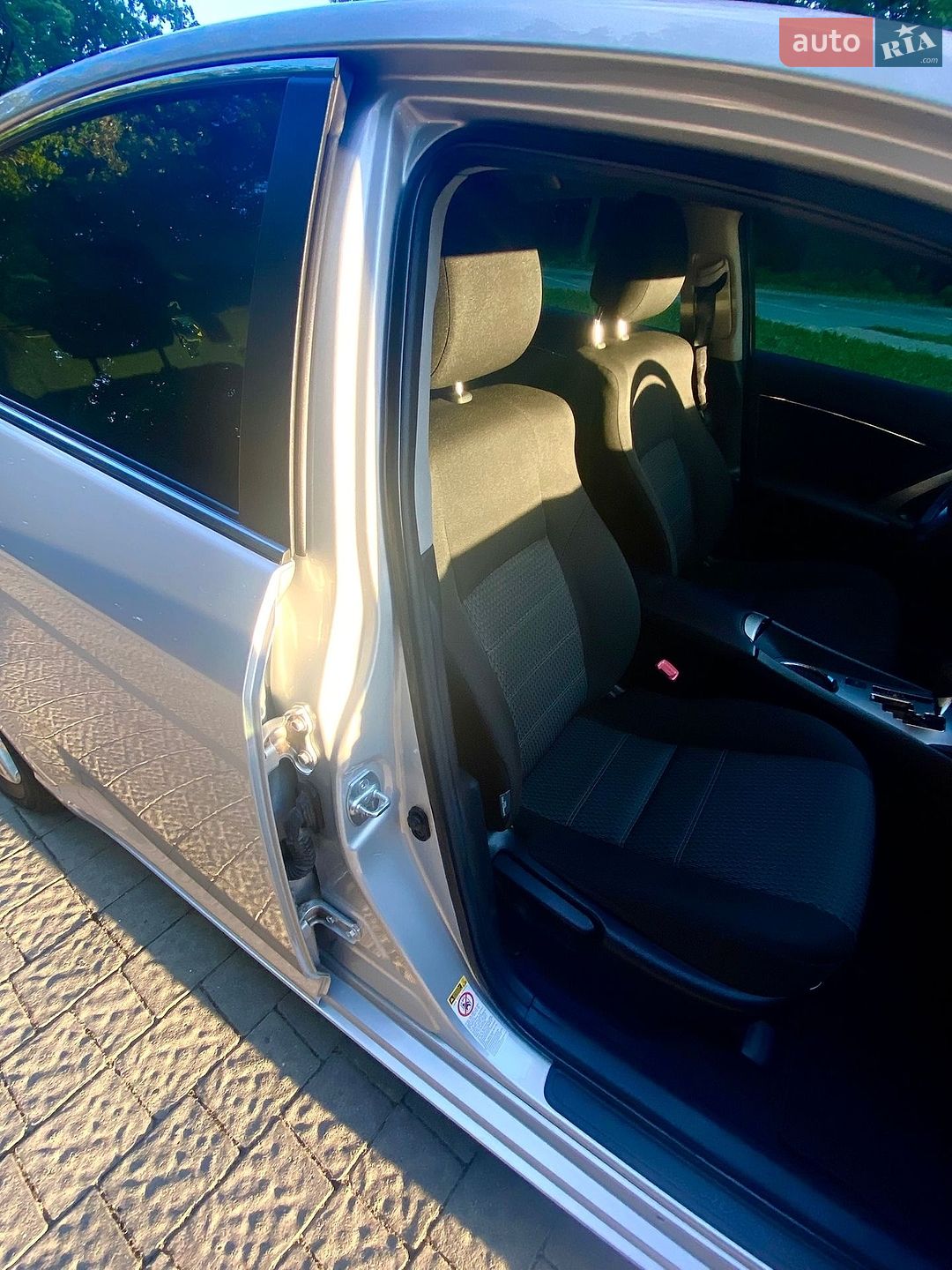 Toyota Avensis 2012 VIN SB1BG76L50E077596 фото оголошення 33 з 101