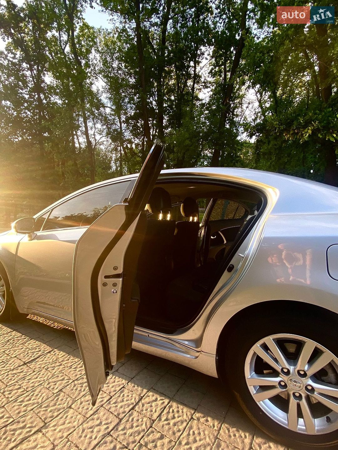 Toyota Avensis 2012 VIN SB1BG76L50E077596 фото оголошення 6 з 101