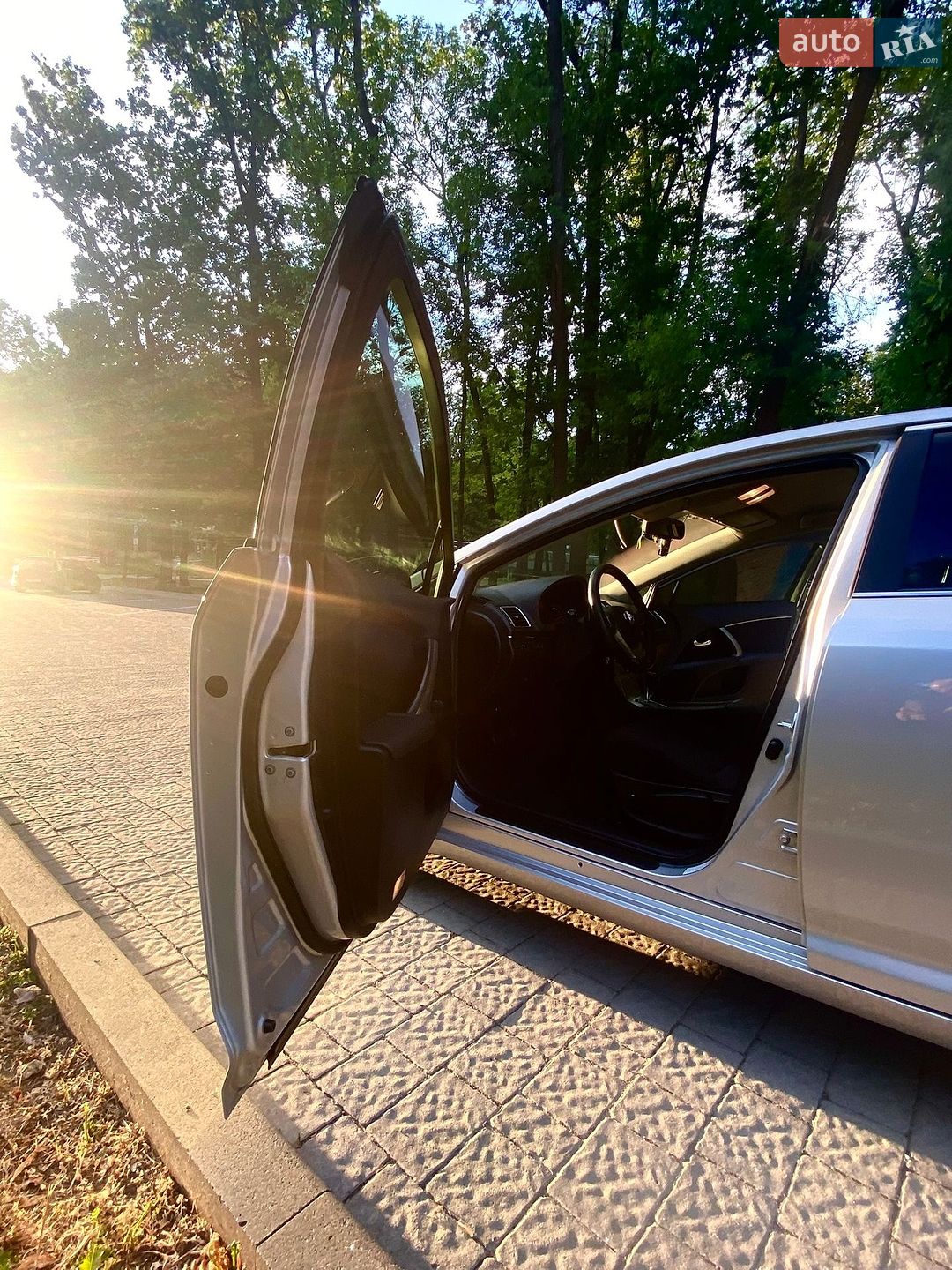 Toyota Avensis 2012 VIN SB1BG76L50E077596 фото оголошення 38 з 101