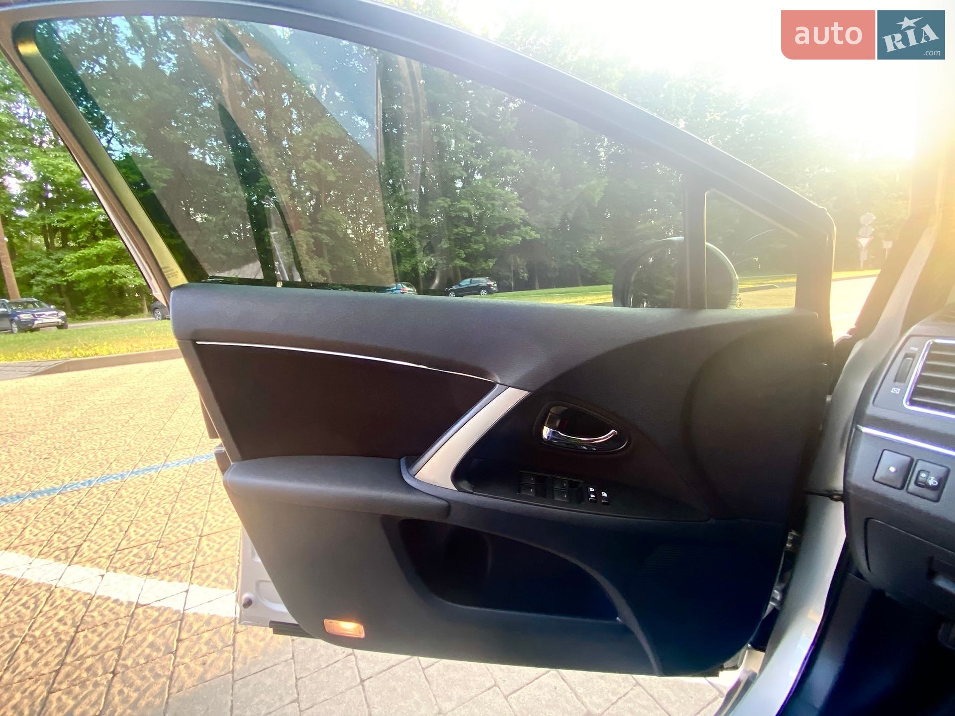 Toyota Avensis 2012 VIN SB1BG76L50E077596 фото оголошення 40 з 101