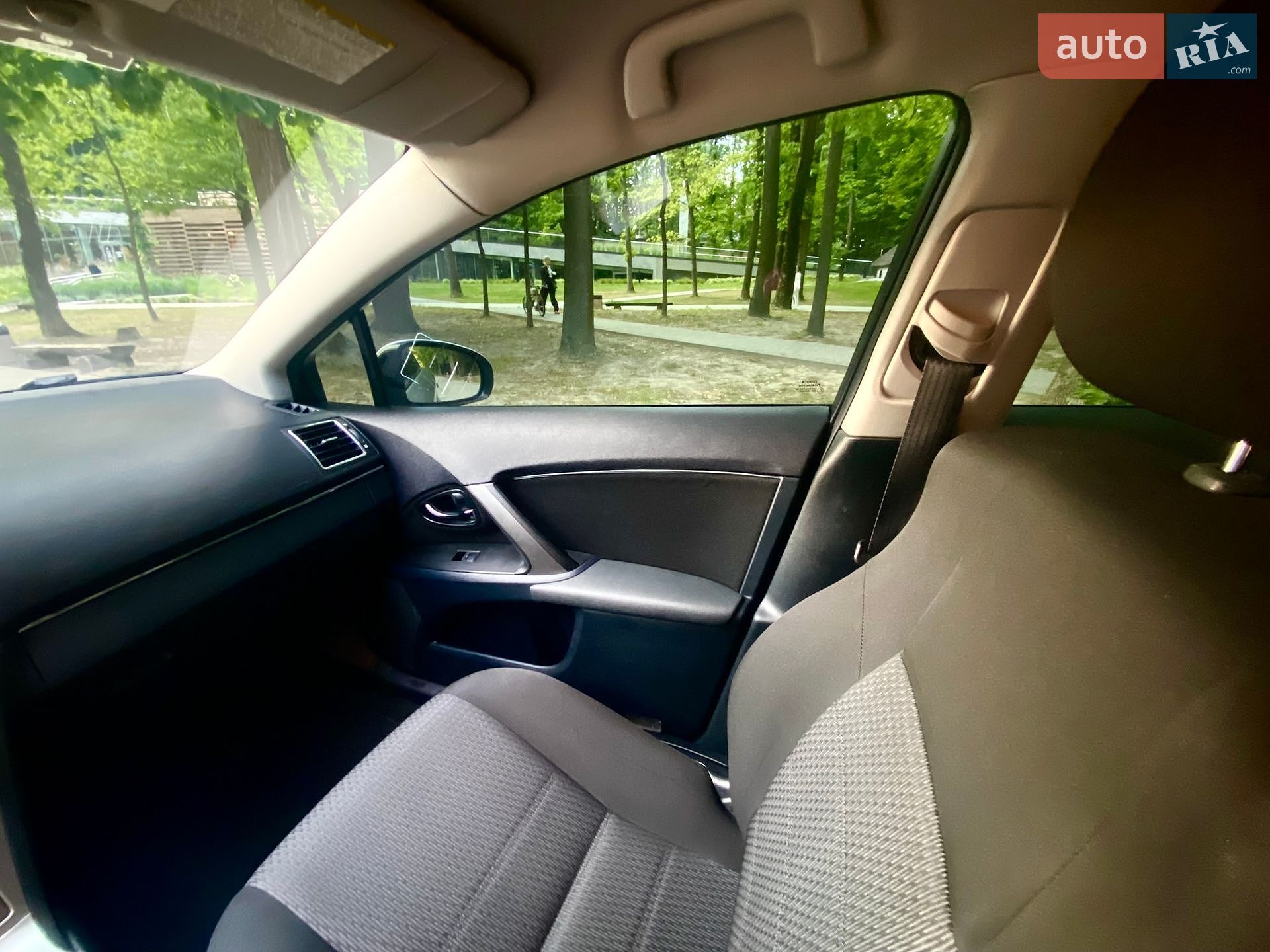 Toyota Avensis 2012 VIN SB1BG76L50E077596 фото оголошення 42 з 101