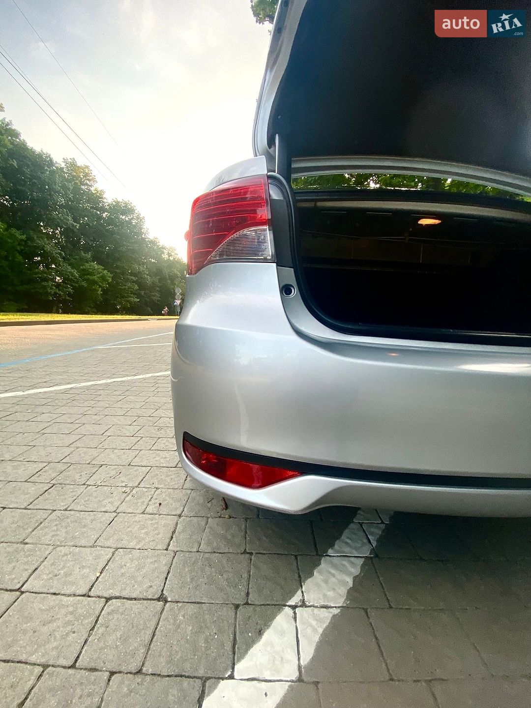 Toyota Avensis 2012 VIN SB1BG76L50E077596 фото оголошення 24 з 101