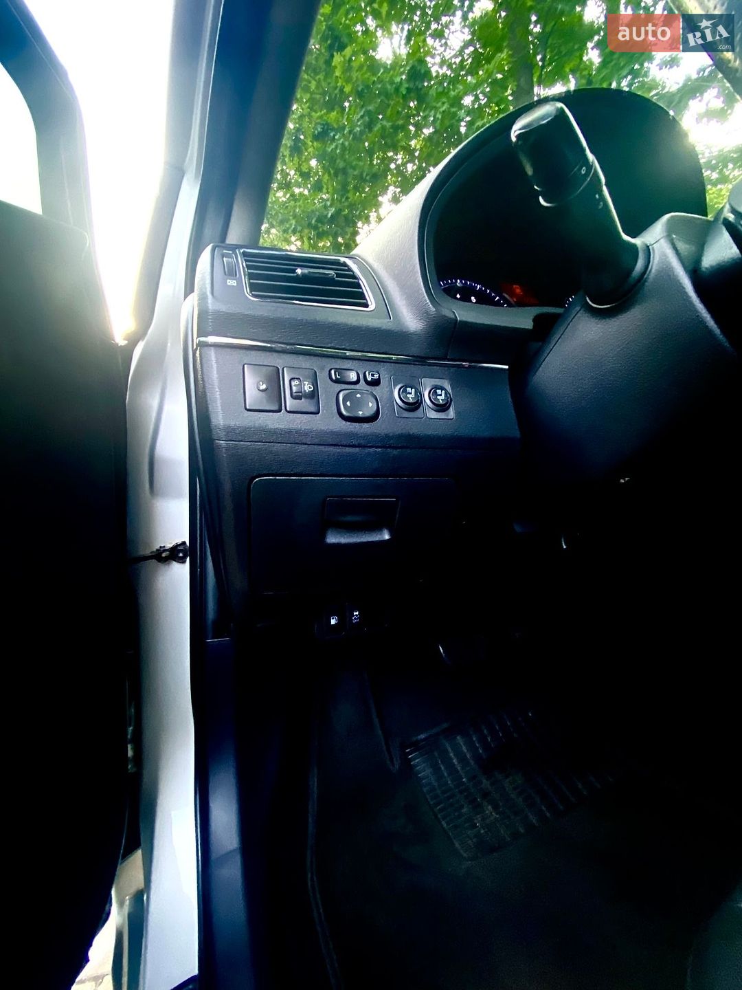 Toyota Avensis 2012 VIN SB1BG76L50E077596 фото оголошення 61 з 101