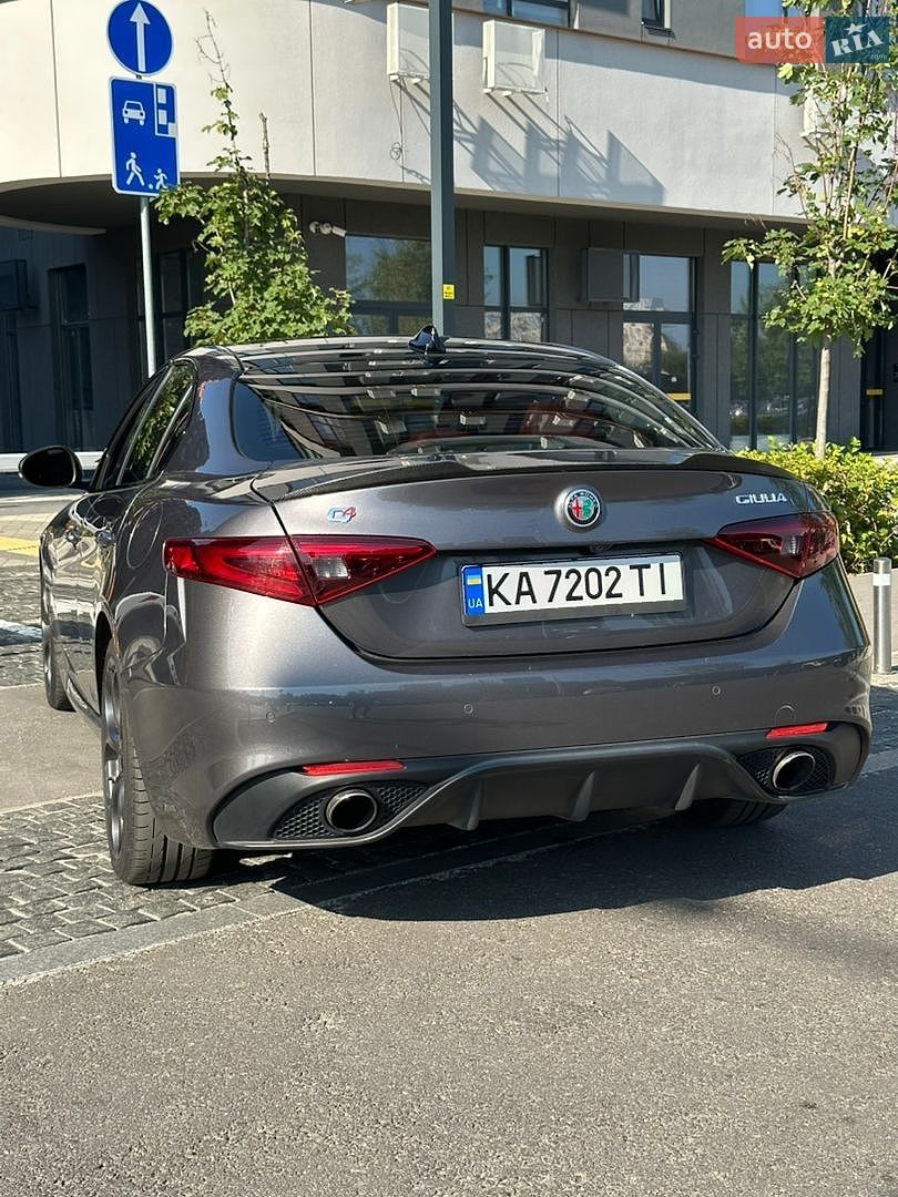Alfa Romeo Giulia 2018 VIN ZARFAEEN2J7596977 фото оголошення 3 з 32