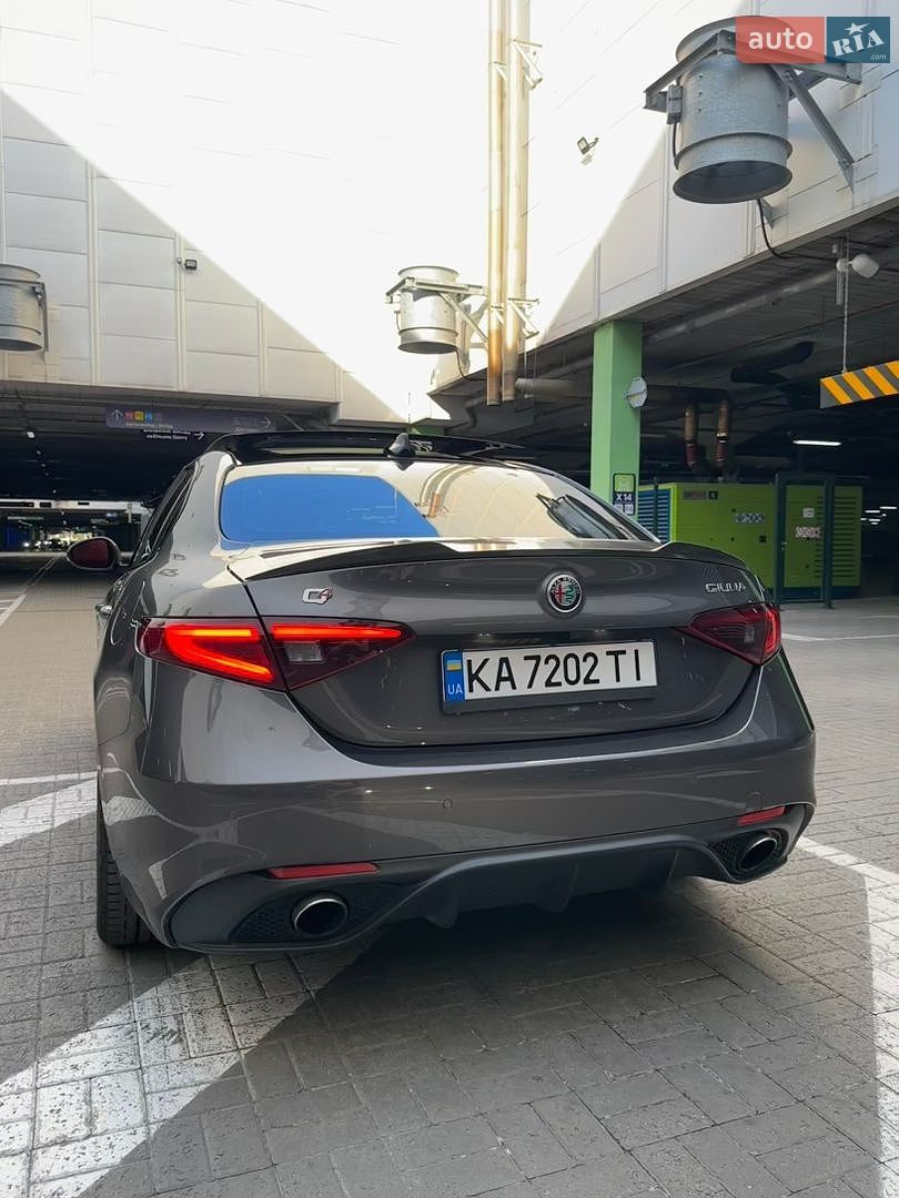 Alfa Romeo Giulia 2018 VIN ZARFAEEN2J7596977 фото оголошення 17 з 32
