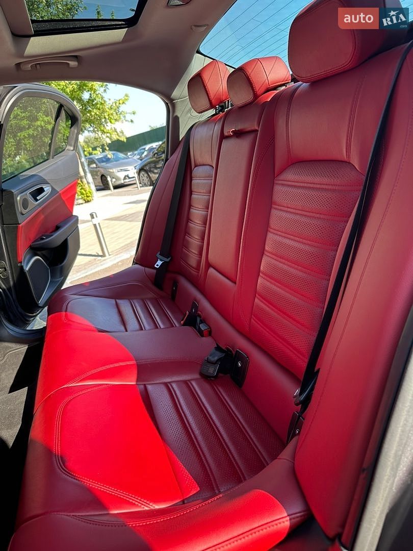 Alfa Romeo Giulia 2018 VIN ZARFAEEN2J7596977 фото оголошення 6 з 32