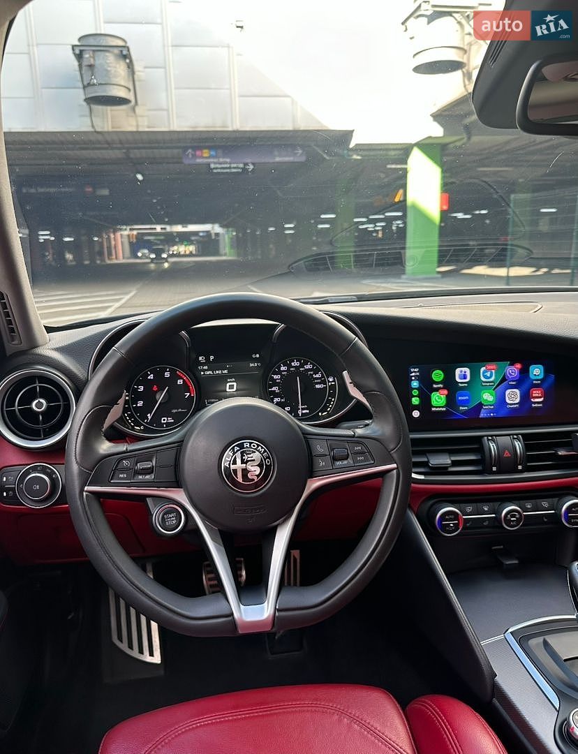 Alfa Romeo Giulia 2018 VIN ZARFAEEN2J7596977 фото оголошення 12 з 32