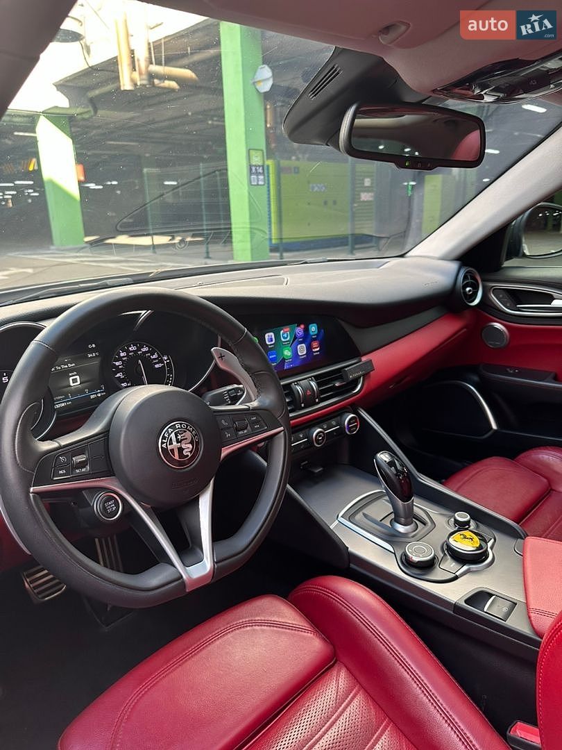 Alfa Romeo Giulia 2018 VIN ZARFAEEN2J7596977 фото оголошення 2 з 32