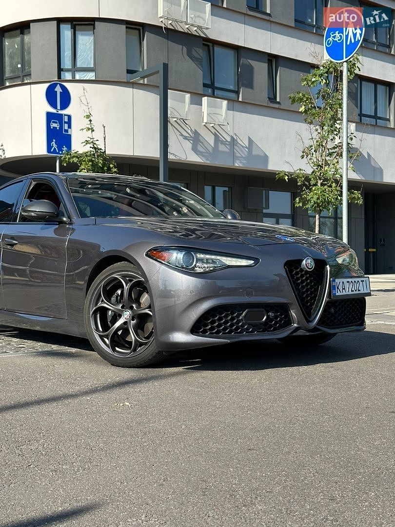 Alfa Romeo Giulia 2018 VIN ZARFAEEN2J7596977 фото оголошення 25 з 32