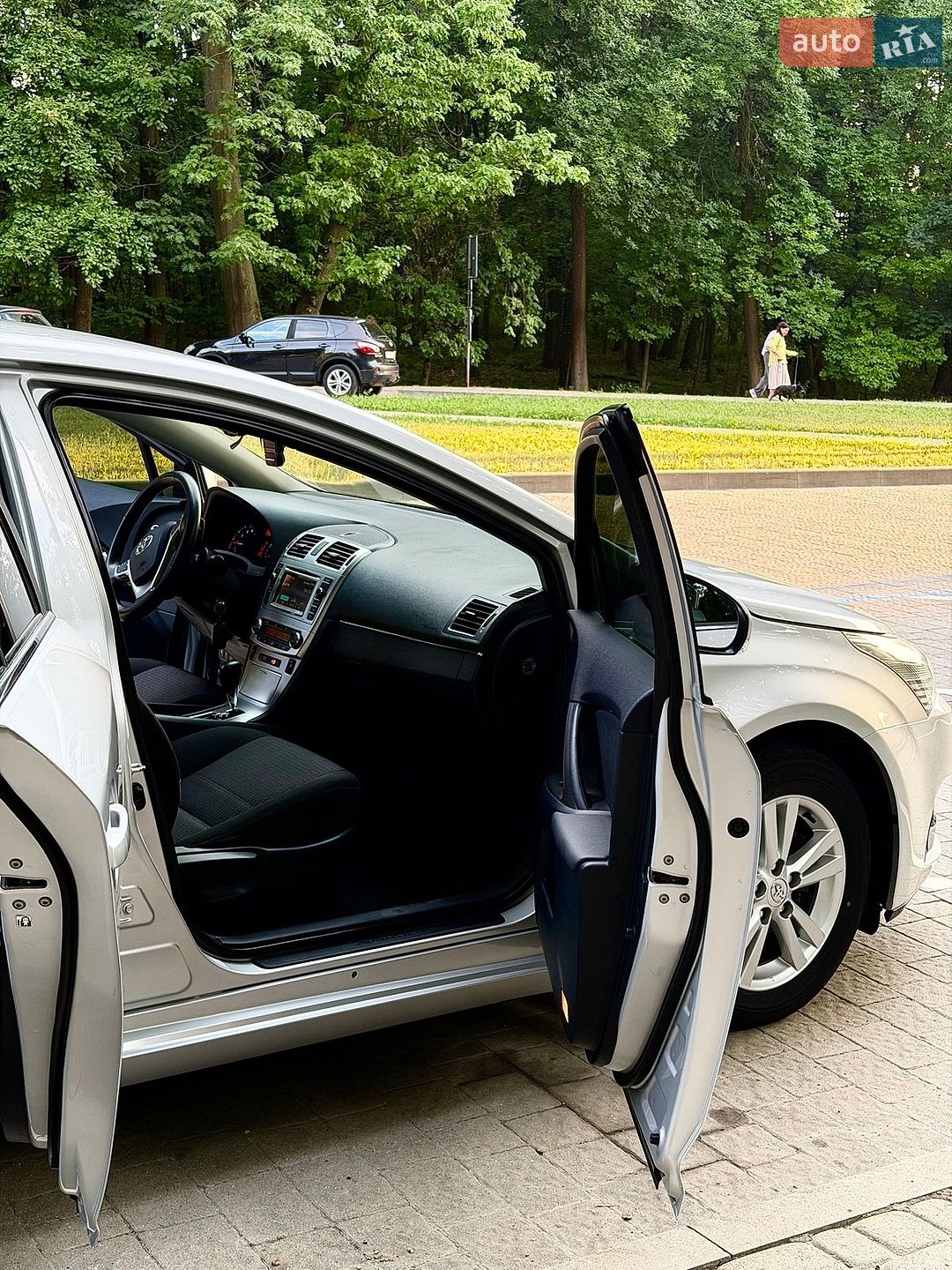 Toyota Avensis 2012 VIN SB1BG76L50E077596 фото оголошення 12 з 101
