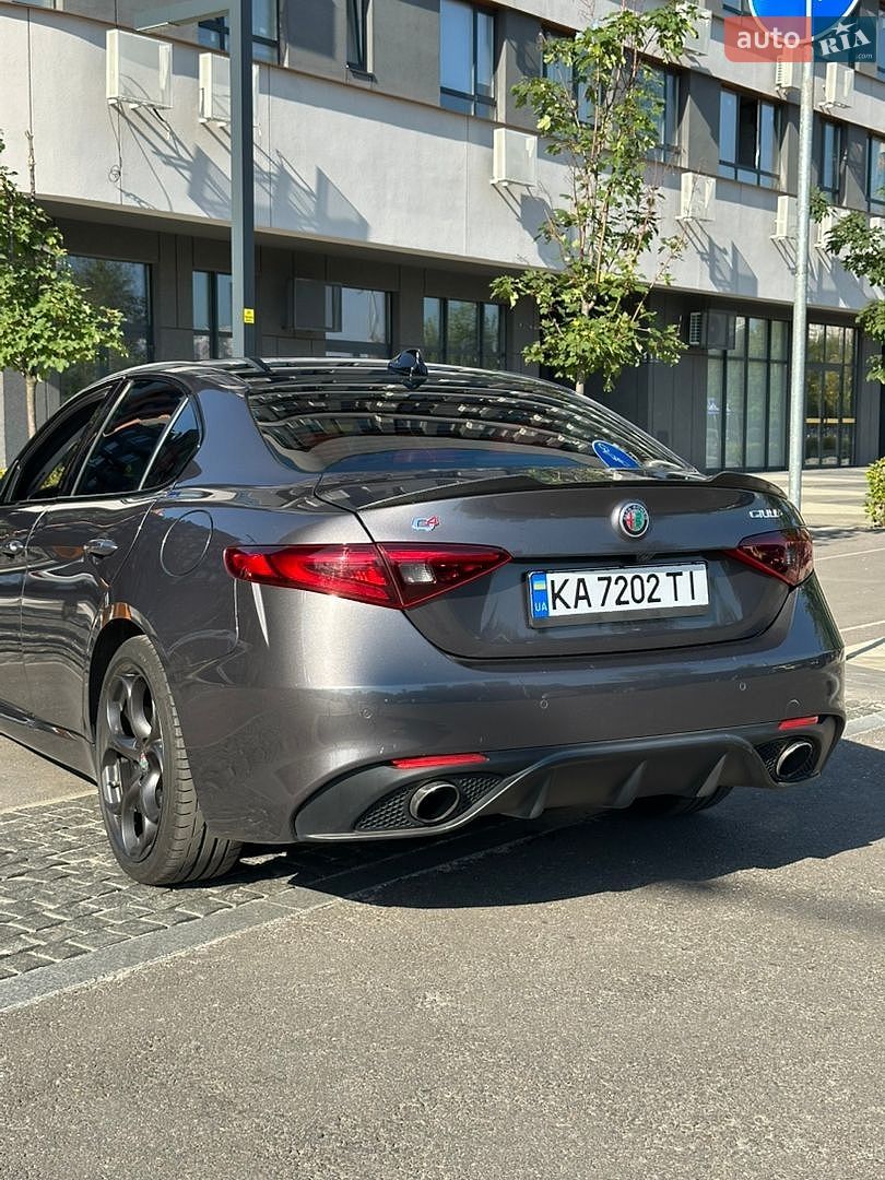 Alfa Romeo Giulia 2018 VIN ZARFAEEN2J7596977 фото оголошення 18 з 32