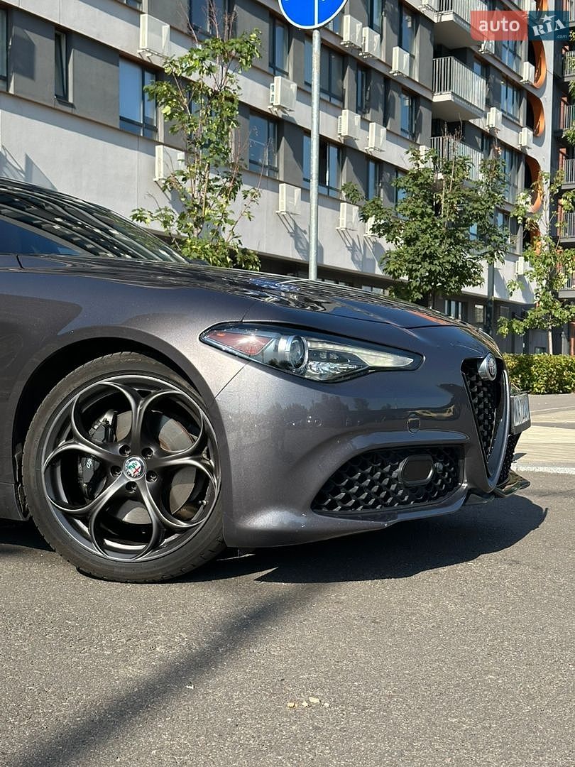Alfa Romeo Giulia 2018 VIN ZARFAEEN2J7596977 фото оголошення 16 з 32