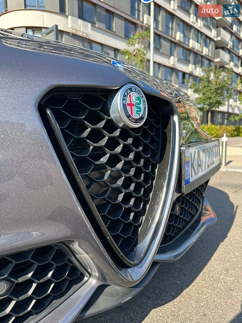 Alfa Romeo Giulia 2018 VIN ZARFAEEN2J7596977 фото оголошення 31 з 32