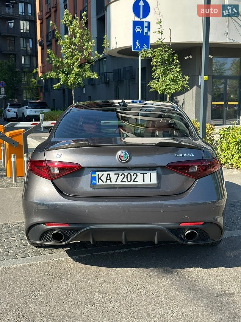 Alfa Romeo Giulia 2018 VIN ZARFAEEN2J7596977 фото оголошення 21 з 32