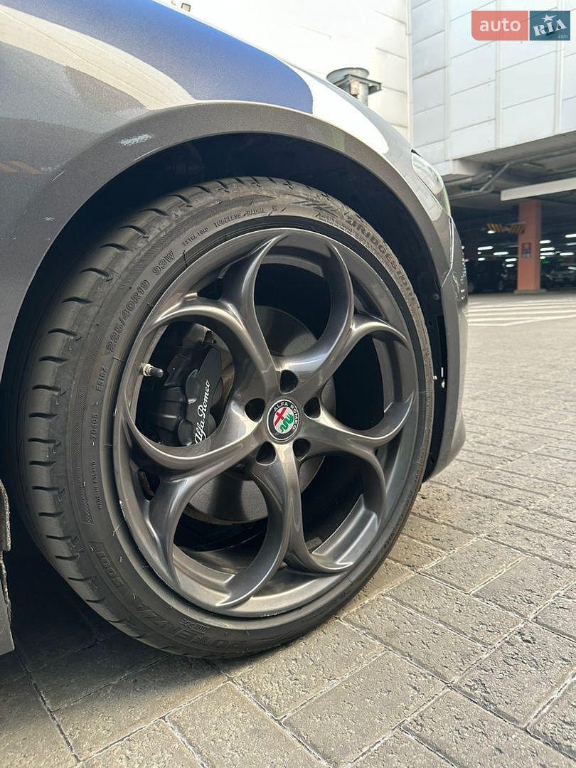 Alfa Romeo Giulia 2018 VIN ZARFAEEN2J7596977 фото оголошення 32 з 32