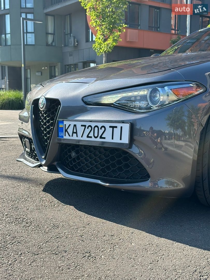 Alfa Romeo Giulia 2018 VIN ZARFAEEN2J7596977 фото оголошення 19 з 32