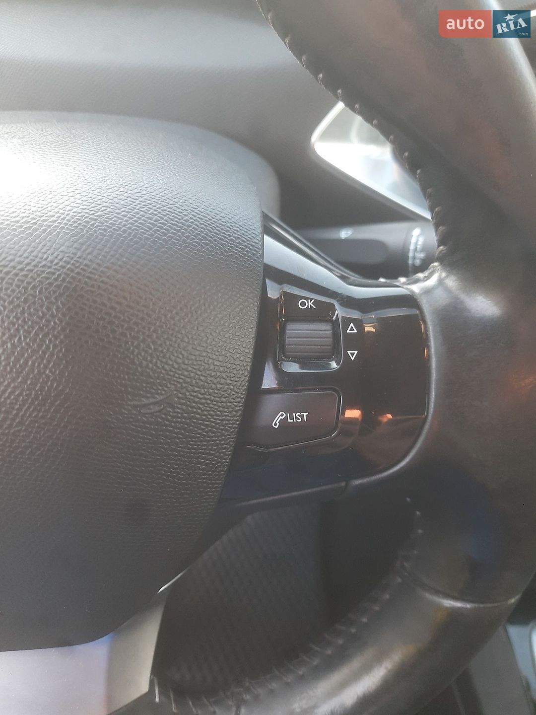 Peugeot 308 2015 VIN VF3LCBHZWFS175733 фото оголошення 11 з 24