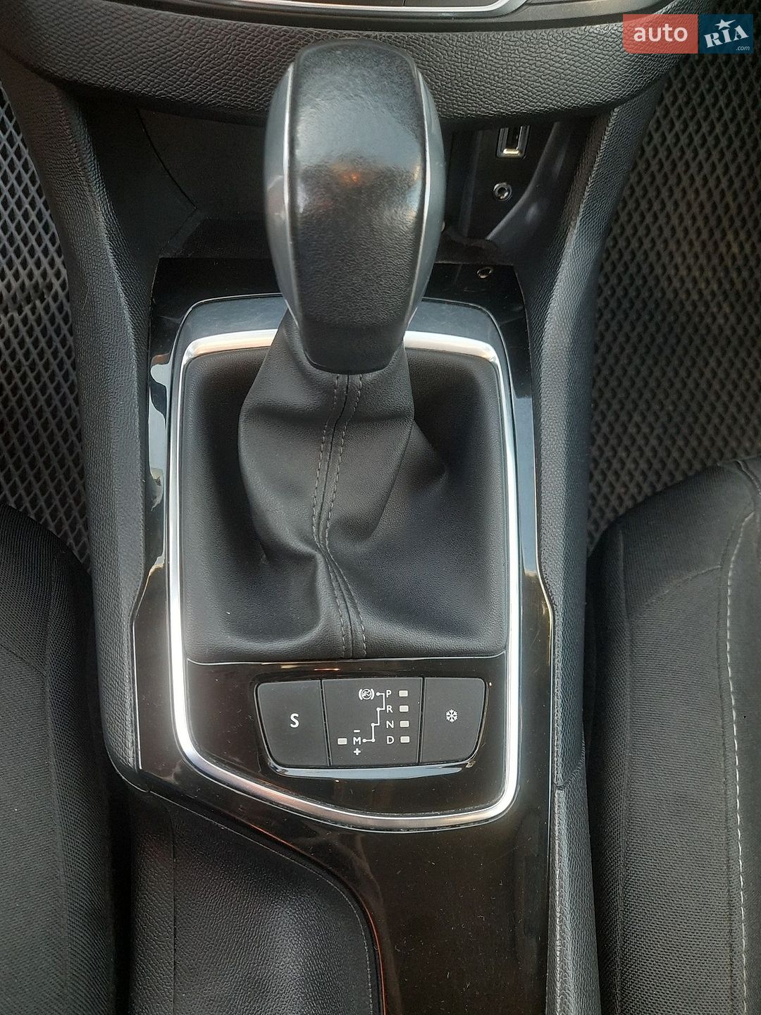 Peugeot 308 2015 VIN VF3LCBHZWFS175733 фото оголошення 15 з 24